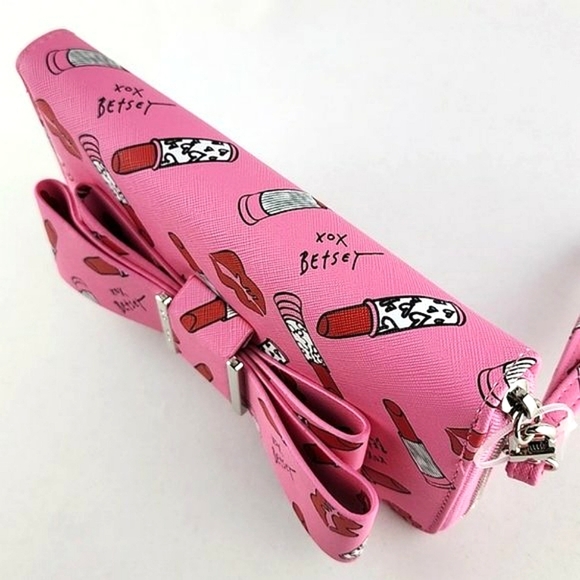 Betsey Johnson Clutch Wallet Zip Around Barbie Pink Lipstick Bow Faux Leather - Picture 7 of 16
